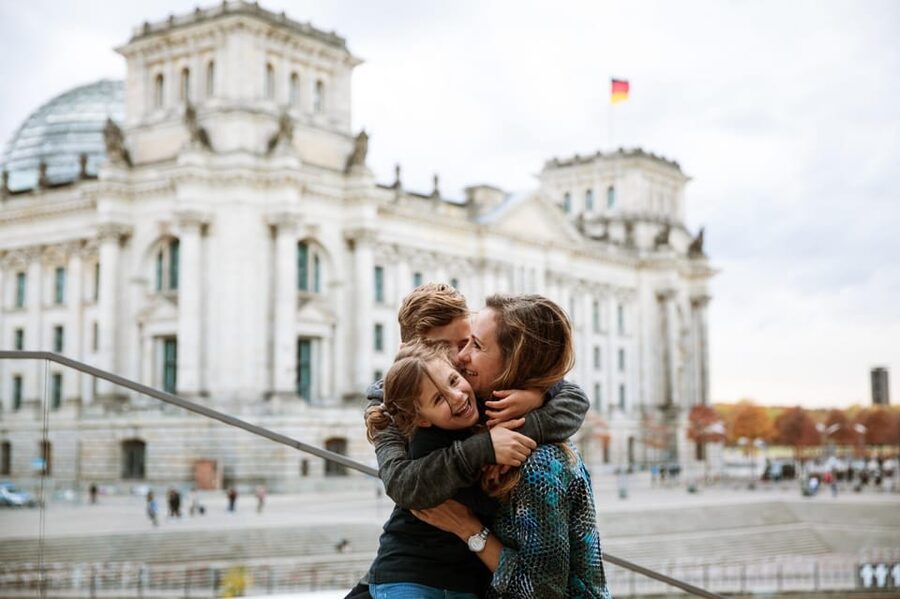 Berlin: Your Personal Vacation Photographer - A realistic 1–3 hour flow on Berlin streets