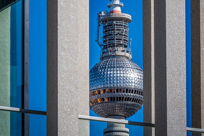Best of Berlin HopOn HopOff Tour - The audio guide experience: headphones, languages, and sound issues