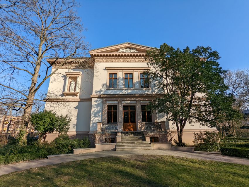 Charlottenburg: 2-Hour City Walking Tour - Villa Oppenheim and Schlossstraße: from private splendor to public culture