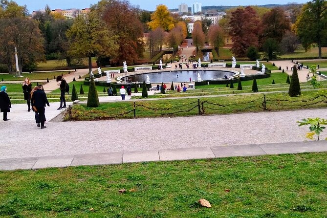 City and Palaces Tour Potsdam - Stadt- und Schloesserrundfahrt Potsdam - Stop 2: Neues Palais and the guide-led context