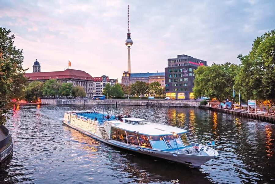 CitySightseeing Berlin HOHO Bus- All Lines (A+B) & Boat Tour - A Berlin combo ticket: HOHO buses plus the Spree on the water