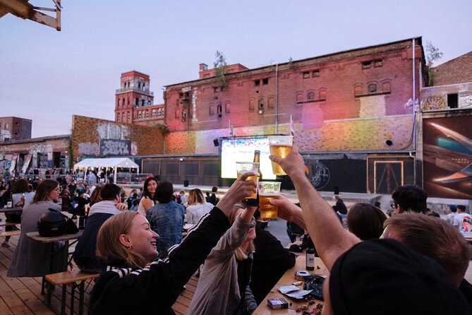 Cloud 9 Crawl High Life Meets Night Life - Start time and meeting point: finding the group at 8:00pm