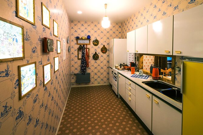 DDR Museum Berlin Admission Ticket - Stop 1: The reconstructed GDR home—propaganda, appliances, and the “Carat” living space