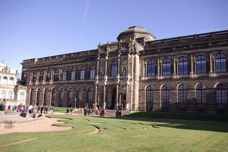 Dresden: 10-Hour-Tour from Berlin by VW-Bus - Private guide pacing: how you get more control over your day