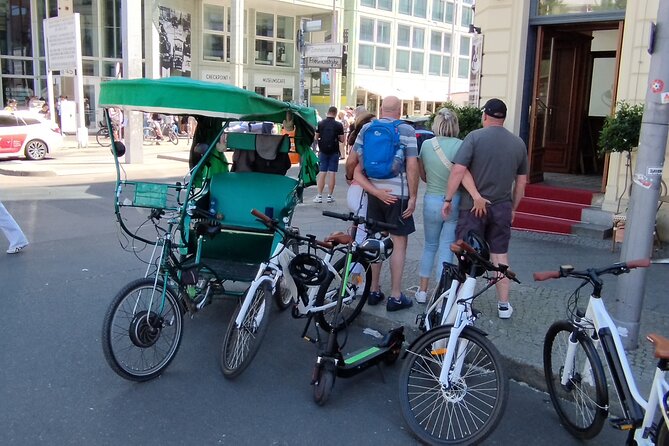E-Bike Tour Highlights Berlin-Shared Guide in Small Public Group - Palaces and Museums on the Spree: Stadtschloss Berlin to Museum Island