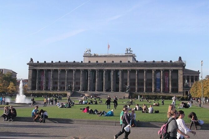 E-Bike Tour Highlights Berlin-Shared Guide in Small Public Group - Unity and Power: Brandenburg Gate to Reichstag