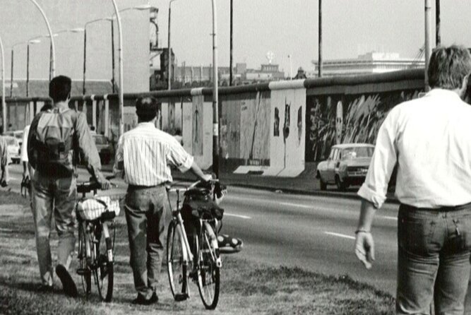 East side Gallery Tour - Should you book the East side Gallery Tour?