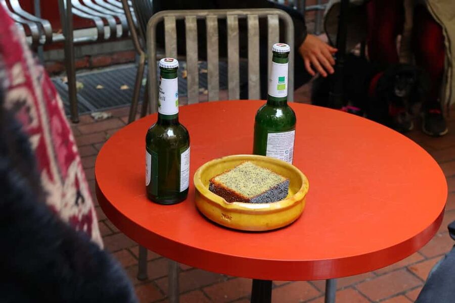 Eating Berlin: City Center Food & Beer Tour - Dead Chicken Alley and Berliner Weisse: beer meets street art