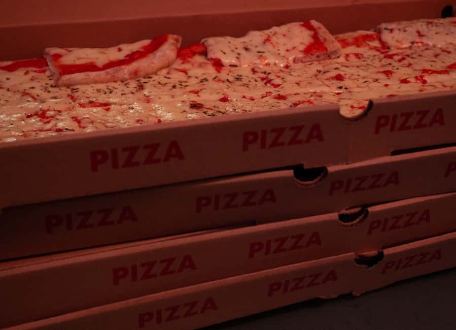 English Stand-Up Comedy Show with Free Pizza and Free Shots - The Free Pizza and Shot: Value and How to Not Miss It
