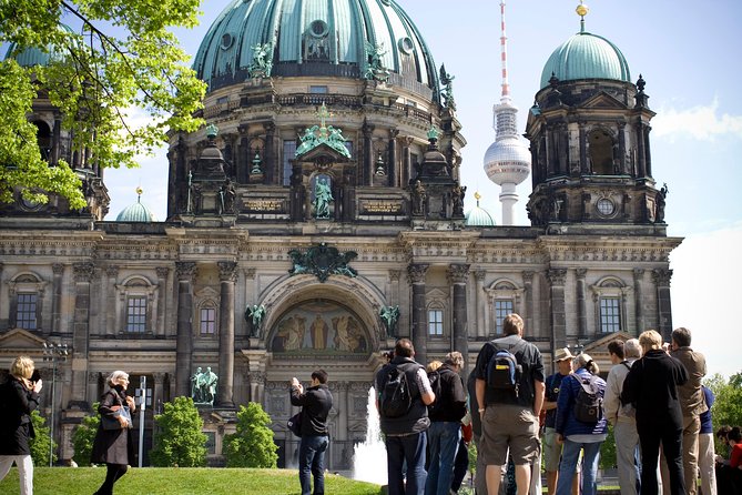 Explore Berlin Shore Excursion: Top Attractions Private Tour from Warnemuende - Museum Island: UNESCO Stops Without the Long Museum Day