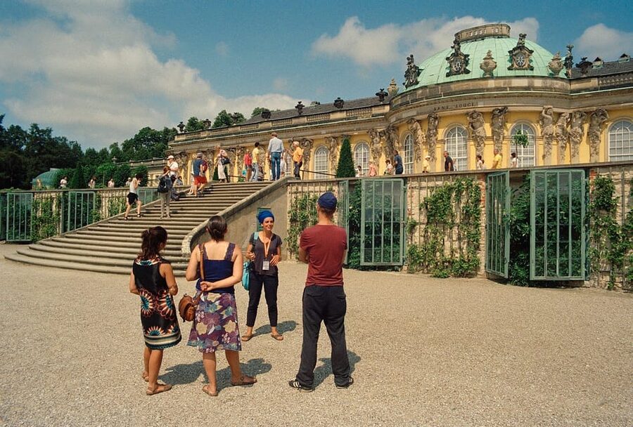 From Berlin: 6 Hour Tour to Potsdam - Guide Style, Group Size, and What You Don’t Get