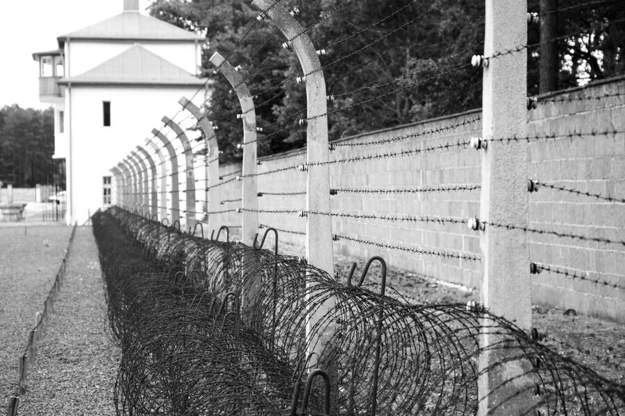 From Berlin: Licensed Sachsenhausen Tour with max. 15 people - Sachsenhausen, explained like you actually need it