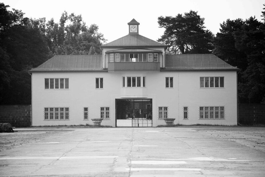 From Berlin: Licensed Sachsenhausen Tour with max. 15 people - Getting there from Berlin: train and public transport, not a private car