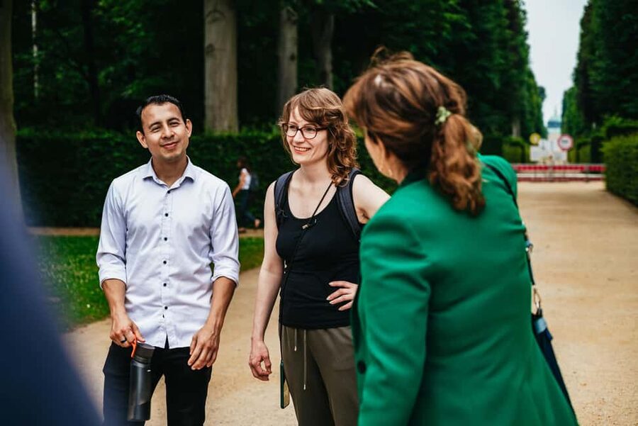 From Berlin: Potsdam and Sanssouci Palace Tour with Entry - Guides that make history land: what to expect from the human factor