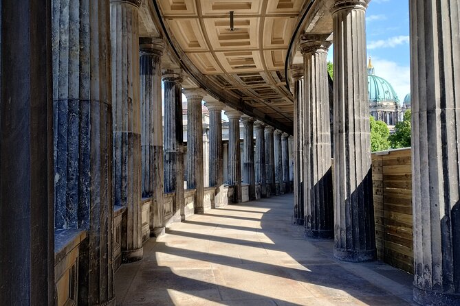 Highlights Tour: Explore Berlin's unique Museum Island - Neues Museum and Nefertiti: restoration meets an ancient star