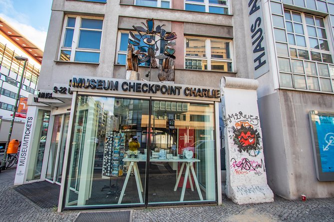 Historic Berlin: Exclusive Private Tour with a Local - Starting at Pariser Platz: Getting Your Bearings