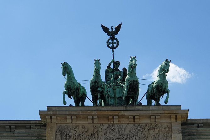 Historic center of Berlin - Tour in Italian - The Holocaust Memorial and the Reichstag exterior