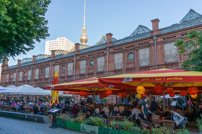 In Search of Jewish Berlin Walking Tour - Die Hackeschen Höfe: connecting architecture to the old Jewish quarter