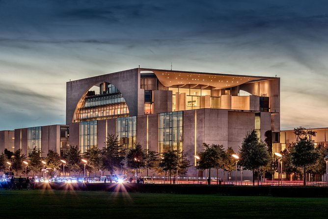 Individual city tour Berlin for max. 8 persons - A Three-Hour Berlin Grand Tour For Small Groups
