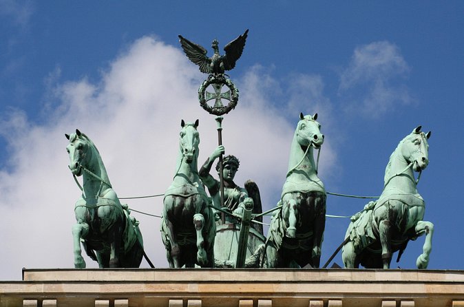 Individual city tour Berlin for max. 8 persons - Stop 1: Brandenburg Gate and the Story of Division to Reunification