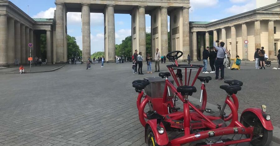 Jetbike Berlin fun bike beer bike - What kind of traveler this Jetbike Berlin tour fits best