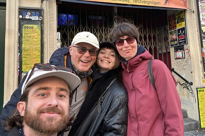 Kreuzberg's Secret Society: Exploration Game and Tour - Kunstraum Kreuzberg/Bethanien to Feuerwehrbrunnen: quick clues, real street stops