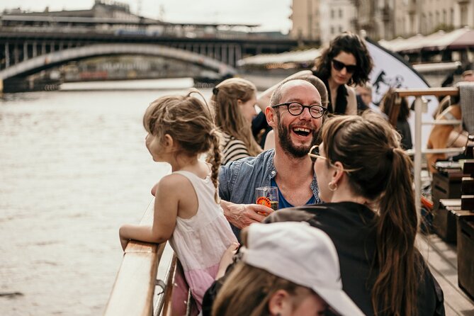 Old Berlin Beer Evening Sunset Cruise on Steamship - The vibe: a sunset cruise with beer and a social edge