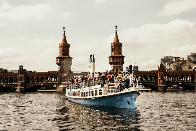 Old Berlin Beer Evening Sunset Cruise on Steamship - Meeting point and timing: the 7:00 pm start matters