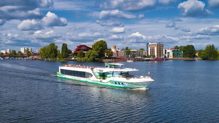 Potsdam: 2-Hour Wannsee Cruise - Havel River Views: Mansions, Parks, and the Prussian Shoreline