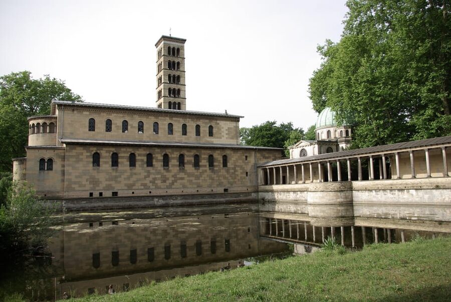 Potsdam: 5-Hour-Tour "Parks & Palaces" from Berlin by VW-Bus - Pfingstberg Belvedere views: the photo stop that also feels like closure