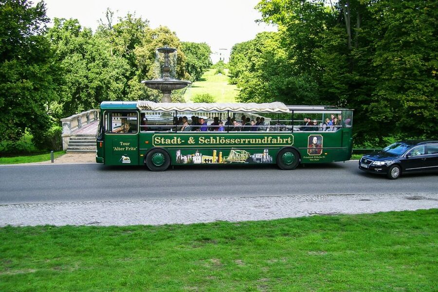 Potsdam: City and Castles Tour - Potsdam Central Station Meeting Point and the Bus-Walk Rhythm