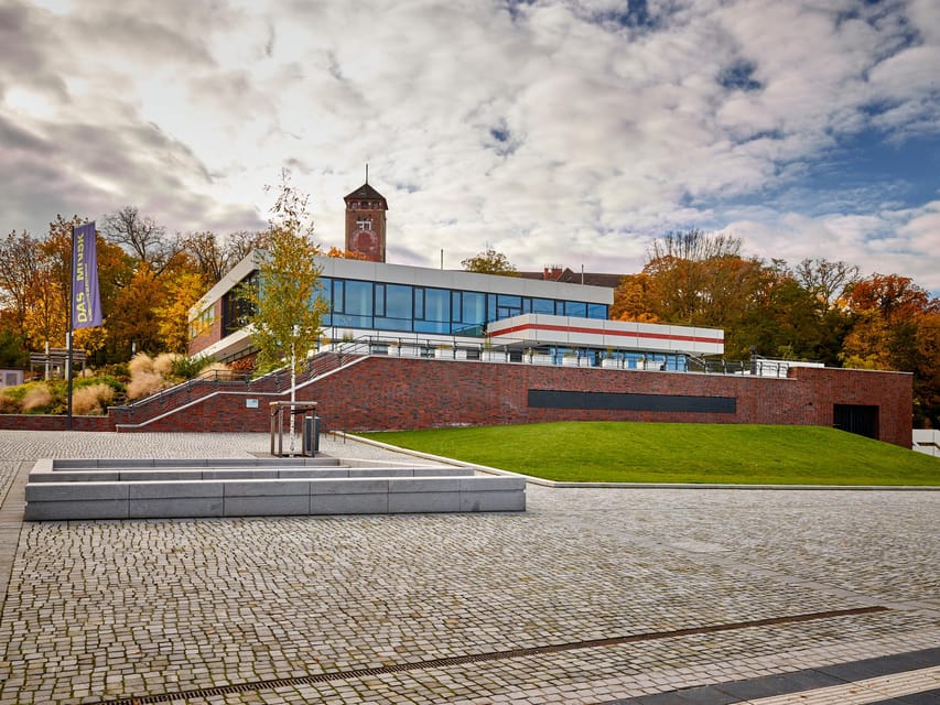 Potsdam: Entry to DAS MINSK Kunsthaus in Potsdam - How the Hasso Plattner Collection reframes art from the former GDR