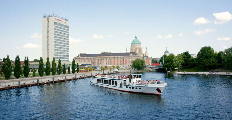 Potsdam: Palace Tour by Boat - Glienicke Bridge: Where the Cruise Gets Real-World Historical