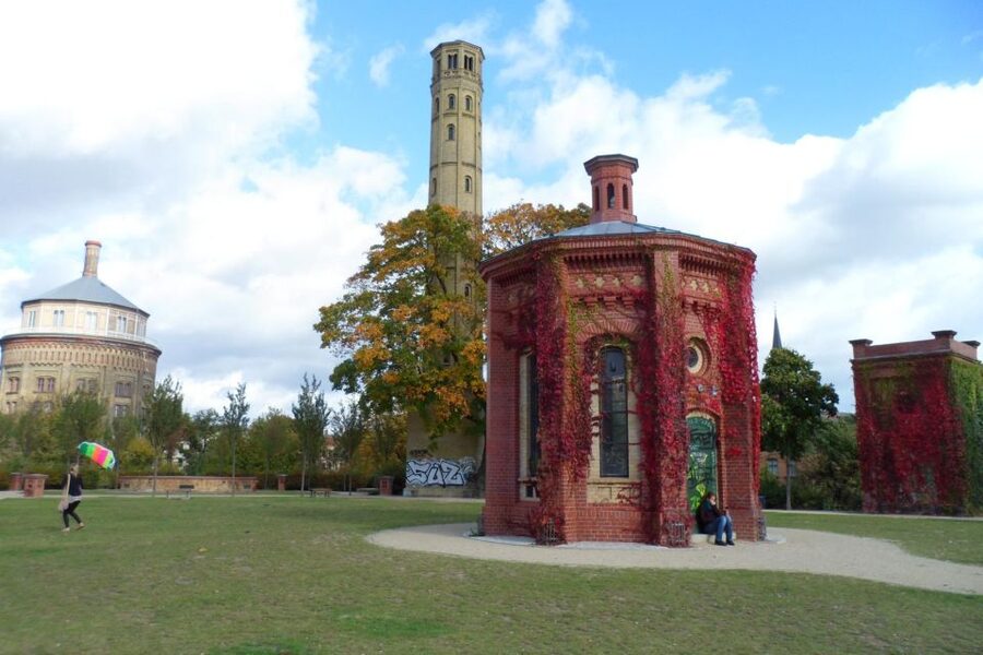 Privat: Berlin: Walking Tour of Prenzlauer Berg - Konnopke’s Imbiss and Currywurst: Street Food with Berlin Cred