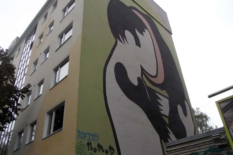 Private Alternative Berlin Tour -Murals, Graffiti and Squats - Berlin Street Art and Squat-Era Stories, in 150 Minutes