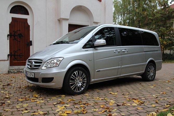 Private ride Berlin to Prague via Dresden (4 hours in Dresden) - Who This Transfer Fits Best