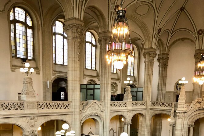 Private Taxi Tour City East & West History and Architecture 3-4h - Humboldt Forum: A Palace Shadow, Rebuilt for Today