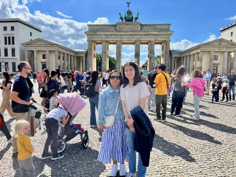 Private Taxi Tour through Berlin East and West and Kiez 4-6h - West Berlin first: Kurfürstendamm to the Memorial Church