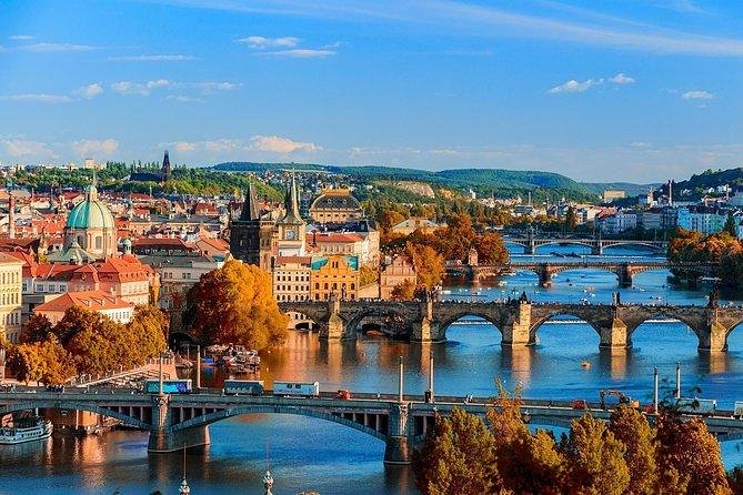 Private Transfer from Berlin to Prague with 2h of Sightseeing - Price and Value: Why $318.40 Per Person Can Make Sense