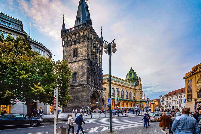 Private Transfer from Berlin to Prague with 4h of Sightseeing - Tickets, Meals, and the One Big Expectation Gap