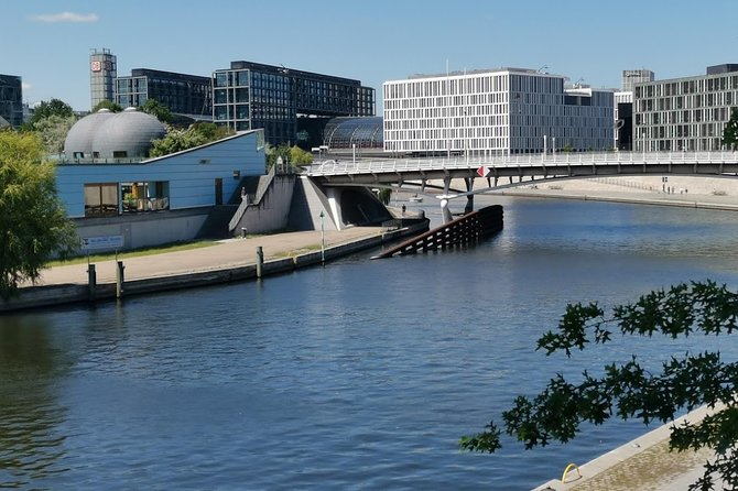Private Walking Tour Berlin 3 hours: Brandenburg, Historic Center - Museumsinsel, Unter den Linden side stops, and architecture you can actually read