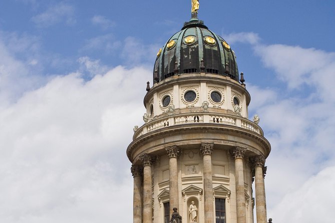 Private walking Tour: Berlin Architecture Tour - Pariser Platz and Hackescher Höfe: Embassies, Brandenburg Gate, and Art Nouveau Courtyards