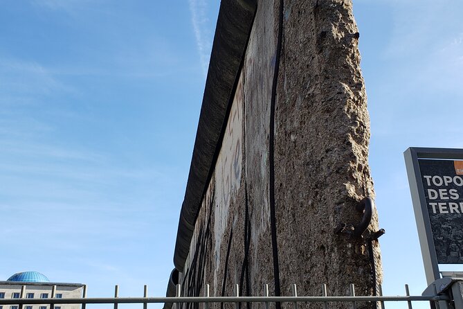 Private Walking Tour: Berlin Wall, Cold War and Checkpoint Charlie - Palace of Tears and the ghost-train subway ride