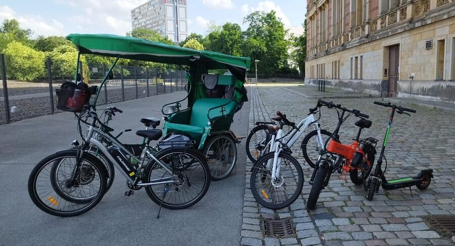 Promotion Berlin Rickshaw Shared Guide (Combo Vehicle Group) - The 3.5-hour highlights route through Berlin Mitte