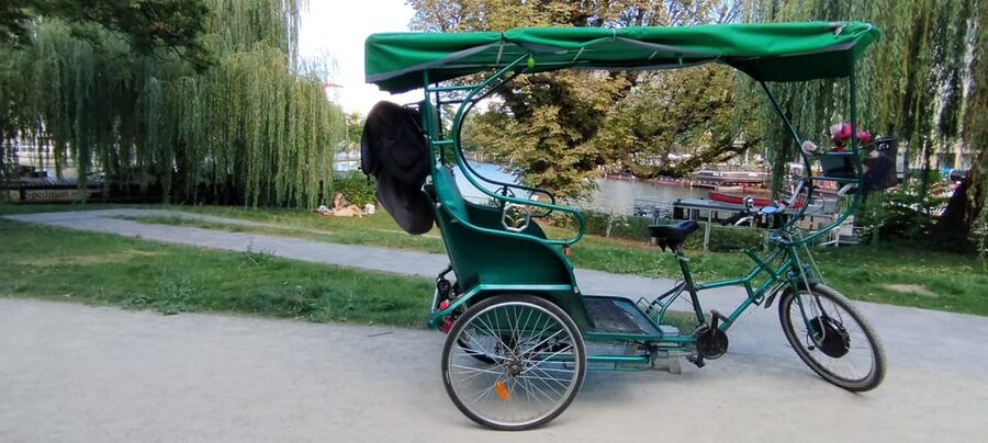 Promotion Berlin Rickshaw Shared Guide (Combo Vehicle Group) - Photo stops are the real reason to choose this tour