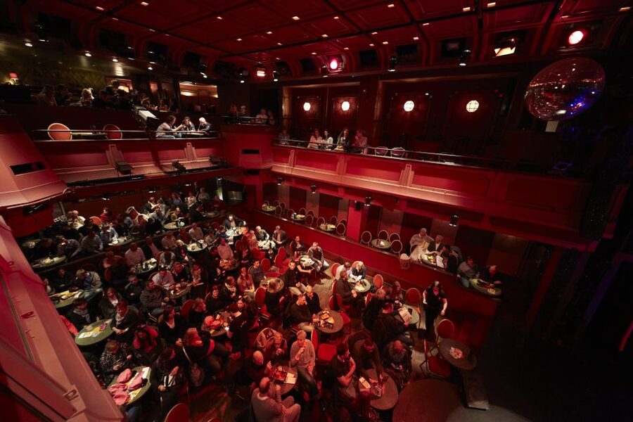 Quatsch Comedy Club Berlin: Die Late Night Show - Entering Quatsch: Atmosphere and What Your Ticket Actually Buys