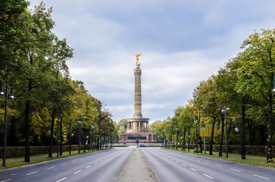 Queer Berlin Walking Tour - Tiergarten and the Berlin Wall: meeting spots under pressure
