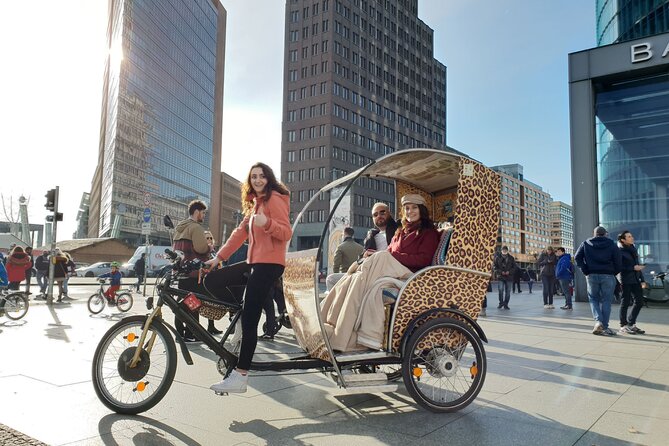 Rickshaw Sightseeing Tours Berlin - Highlights Berlin - Rickshaw city tour - Riding Berlin’s “stress-free” way in a CO2-free e-rickshaw