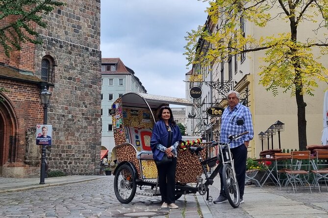 Romantic Berlin Rickshaw City and Photo Tour - incl. pick-up - Soviet memorial square and the Tiergarten/Zoo park feel