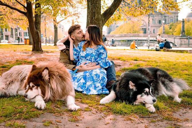 Romantic Couple Photoshoot in the Heart of Berlin - Finding Your Backdrops: Architecture, Riverfront Mood, Gardens